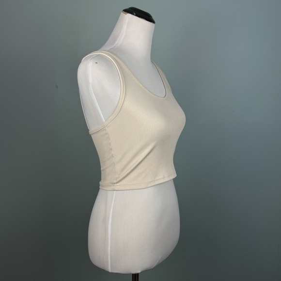 Basics Cropped Top - Picture 2 of 6